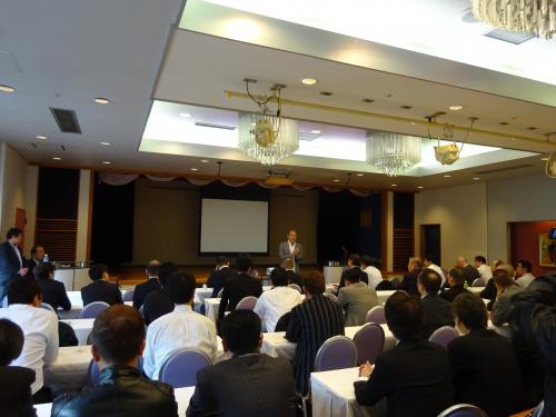 全国から６０人が参加した「第８回龍馬会」のようす